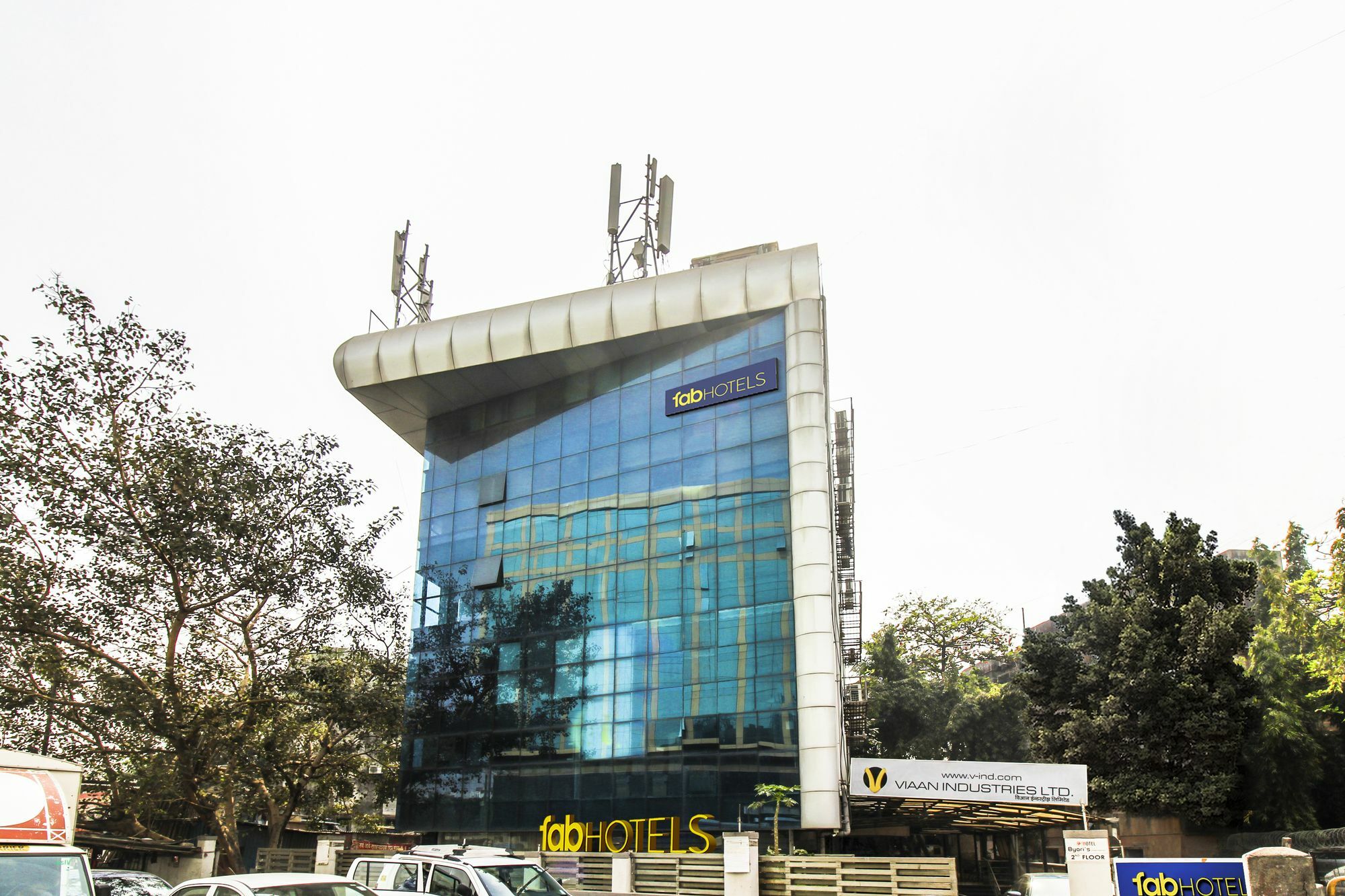 Fluorescent By Bizzgrow Hotels International Airport - Formerly Known As Byaris International Mumbai Exterior photo
