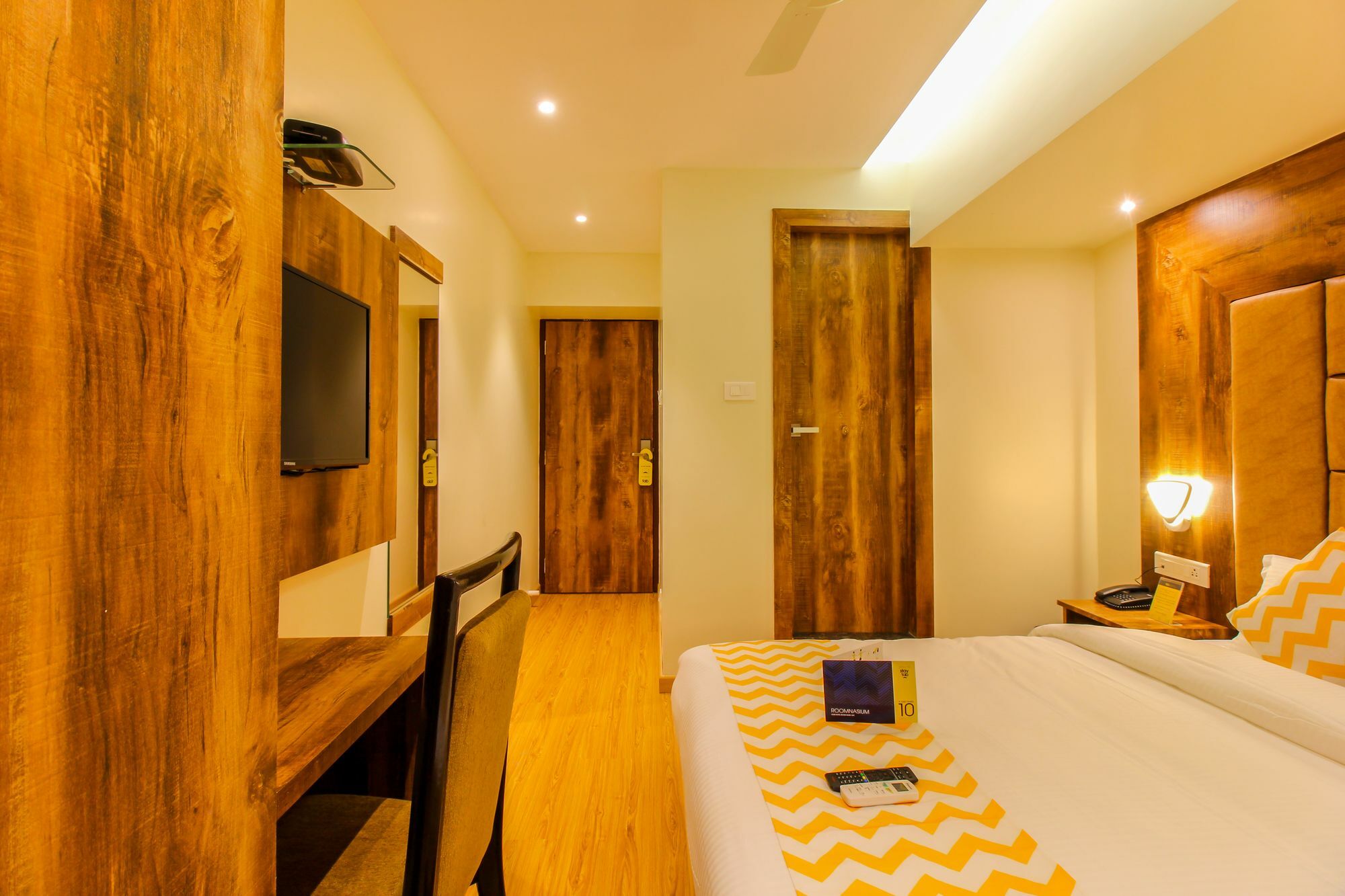Fluorescent By Bizzgrow Hotels International Airport - Formerly Known As Byaris International Mumbai Exterior photo